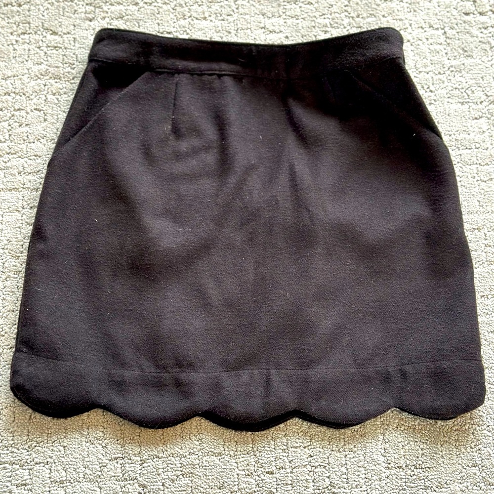 Impeccable Pig Black Mini Skirt w Scalloped Edge - XS